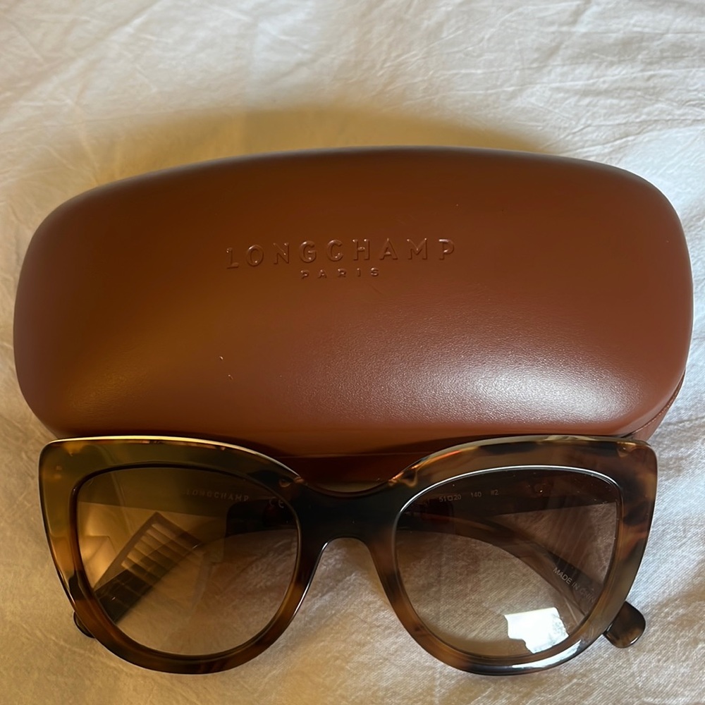 Tortoise shell cat eye sunglasses